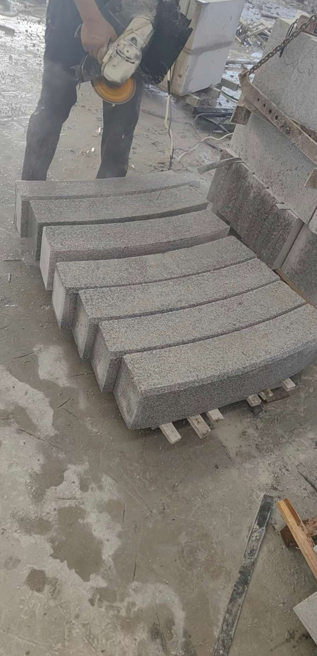 宁波芝麻白弧形路牙石
